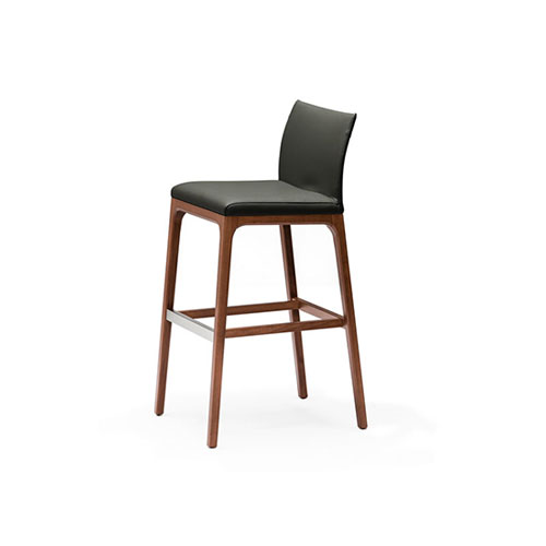 Produkt w kategorii: Hokery na drewnianych nogach, nazwa produktu: Krzesło barowe Arcadia elegancja skóra